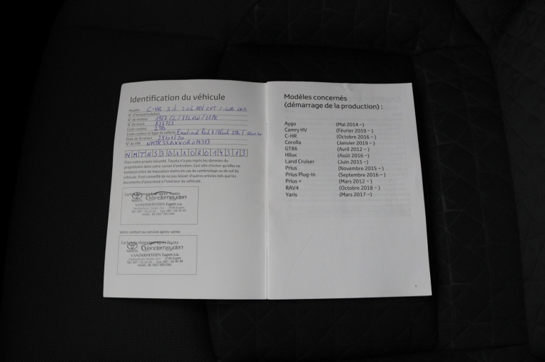 Toyota C-HR - 2.0 Hybrid Bi-Tone 48