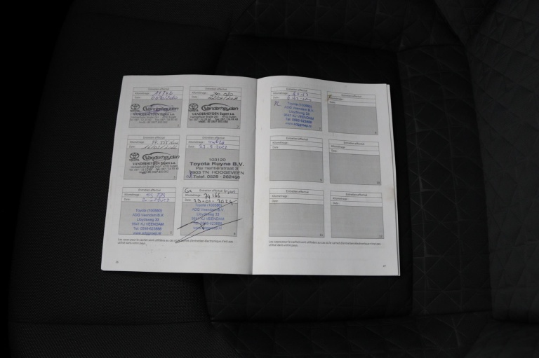 Toyota C-HR - 2.0 Hybrid Bi-Tone 49