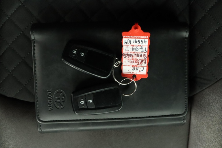 Toyota C-HR - 1.8 Hybrid Executive 11