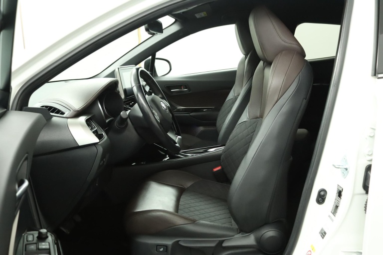 Toyota C-HR - 1.8 Hybrid Executive 17