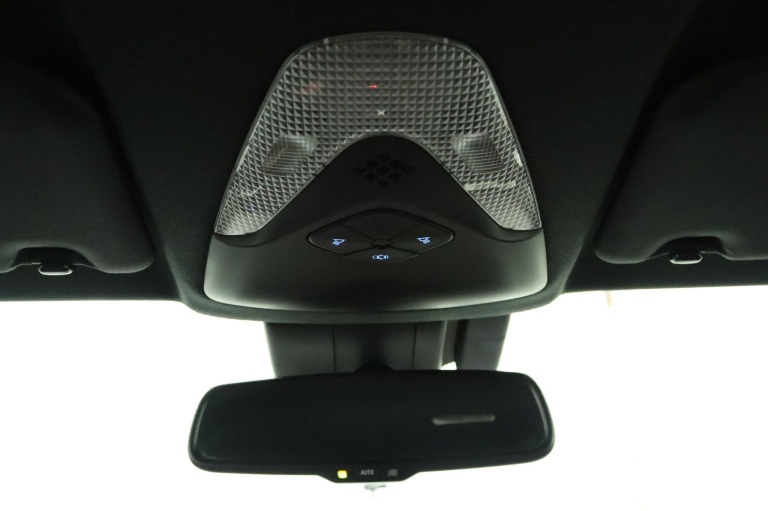 Toyota C-HR - 1.8 Hybrid Executive 33