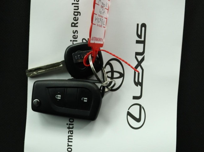 Toyota Aygo X - 1.0 VVT-i MT Play