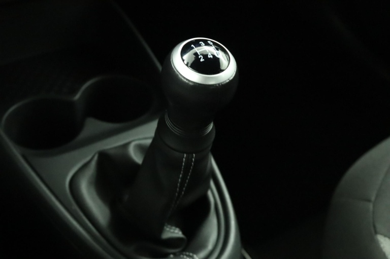 Toyota Aygo X - 1.0 VVT-i MT Play 27