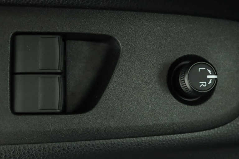 Toyota Aygo X - 1.0 VVT-i MT Play 28