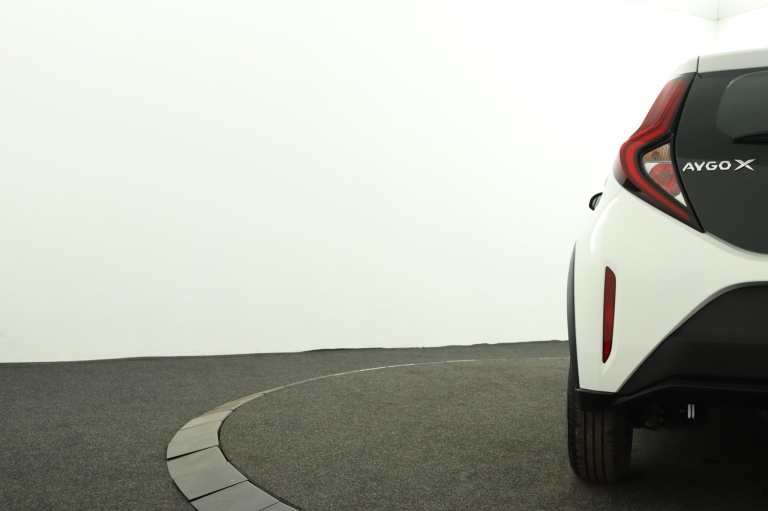 Toyota Aygo X - 1.0 VVT-i MT Play 39