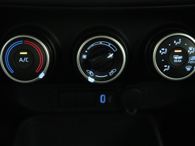 Toyota Aygo X - 1.0 VVT-i MT Play