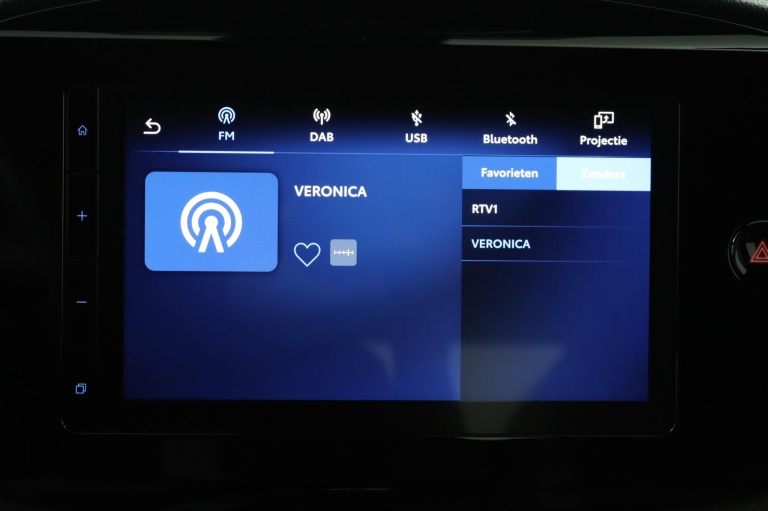 Toyota Aygo X - 1.0 VVT-i MT Play 8