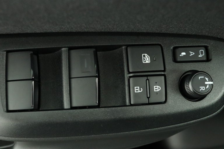 Toyota Yaris - 1.5 Hybrid 115 Dynamic 28