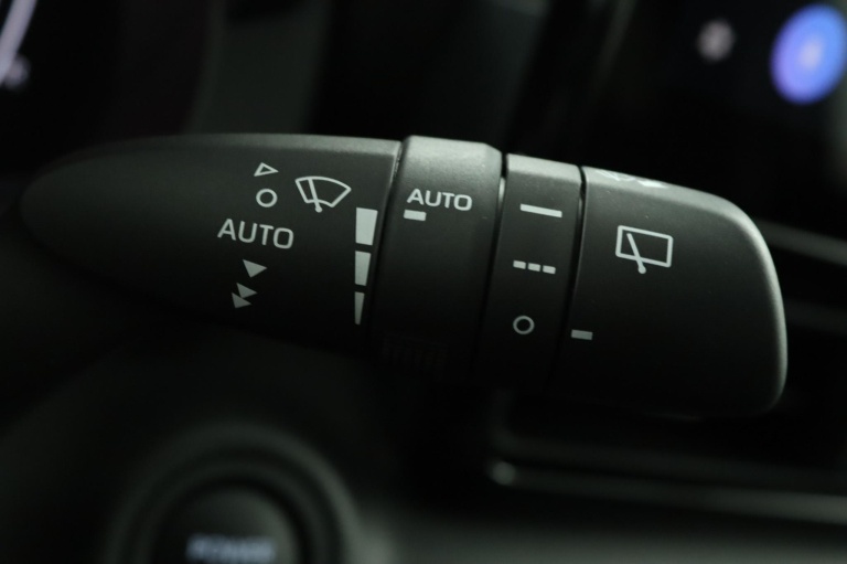 Toyota Yaris - 1.5 Hybrid 115 Dynamic 31