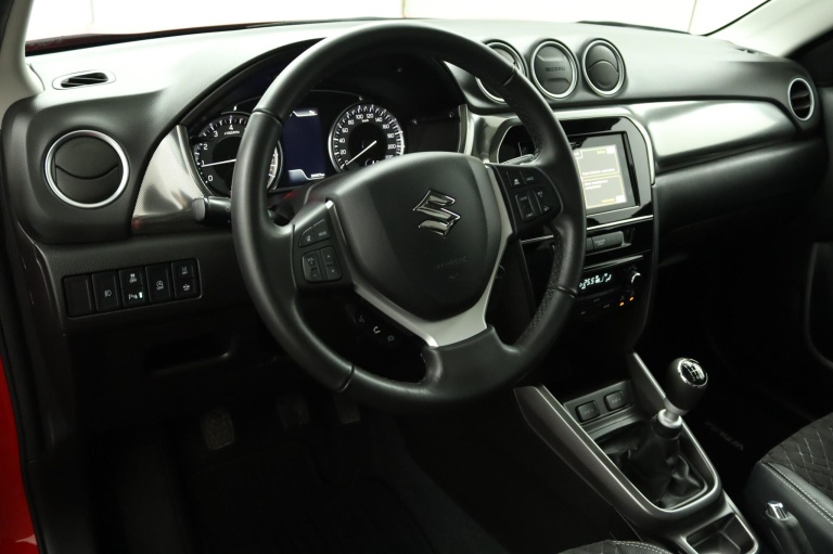 Suzuki Vitara - 1.4 Boosterjet Style Smart Hybrid 62