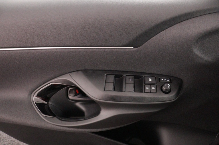 Toyota Yaris Cross - 1.5 Hybrid 115 Dynamic 26