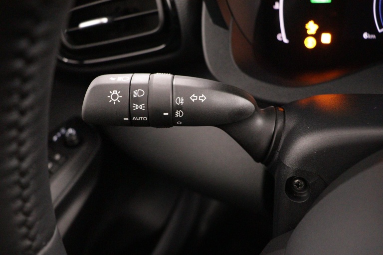 Toyota Yaris Cross - 1.5 Hybrid 115 Dynamic 28