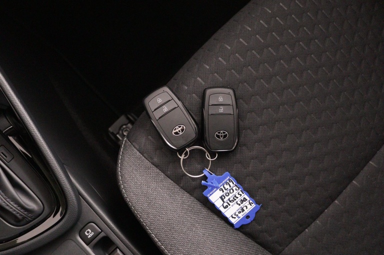 Toyota Yaris Cross - 1.5 Hybrid 115 Dynamic 8