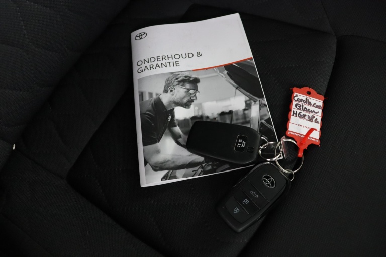 Toyota Corolla Cross - Hybrid 140 Style 11