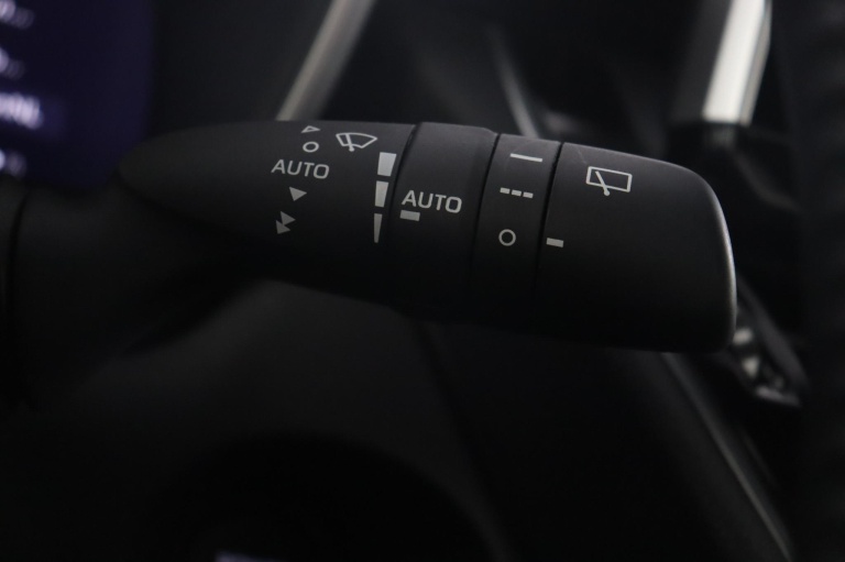 Toyota Corolla Cross - Hybrid 140 Style 33