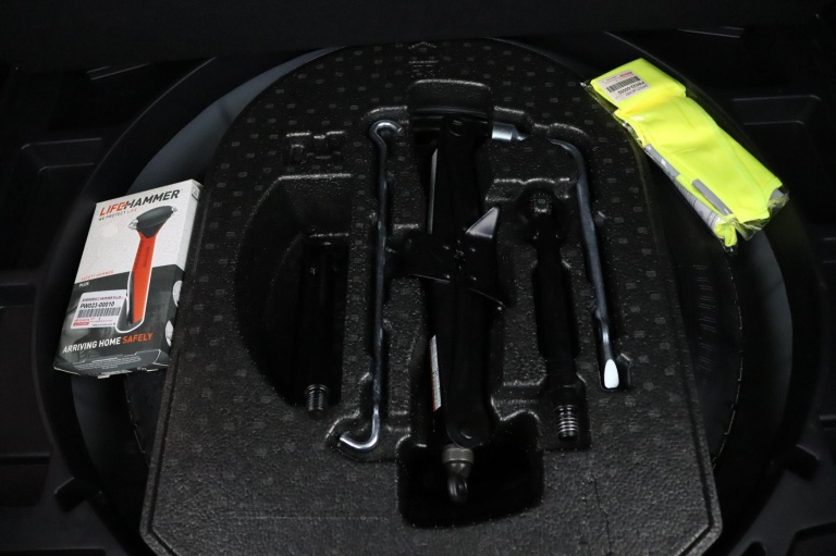 Toyota Corolla Cross - Hybrid 140 Style 35