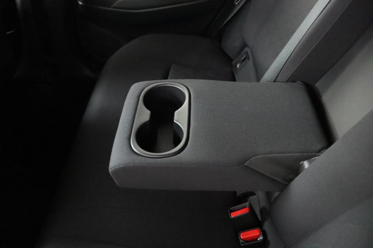 Toyota Corolla Cross - Hybrid 140 Style 42