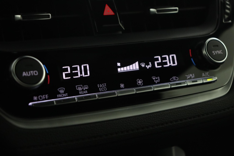 Toyota Corolla Cross - Hybrid 140 Style 7