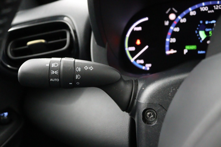 Toyota Yaris Cross - 1.5 Hybrid Adventure 21