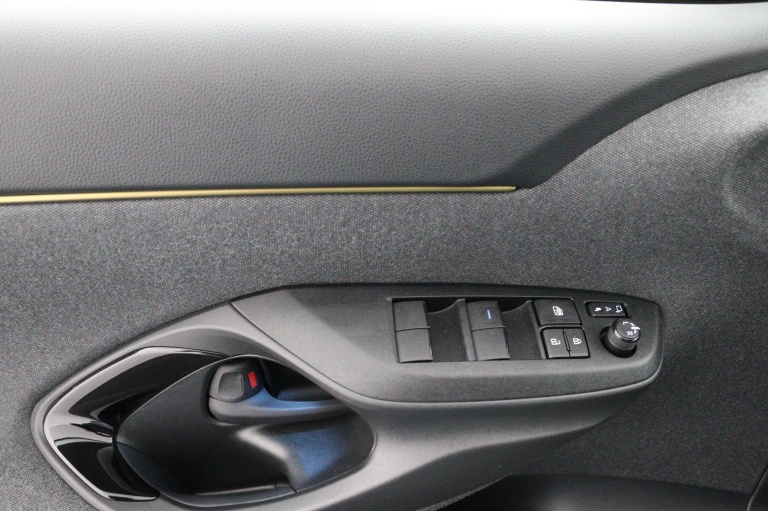 Toyota Yaris Cross - 1.5 Hybrid Adventure 31