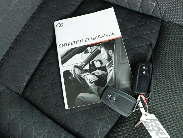 Toyota C-HR - 1.8 Hybrid Dynamic 11