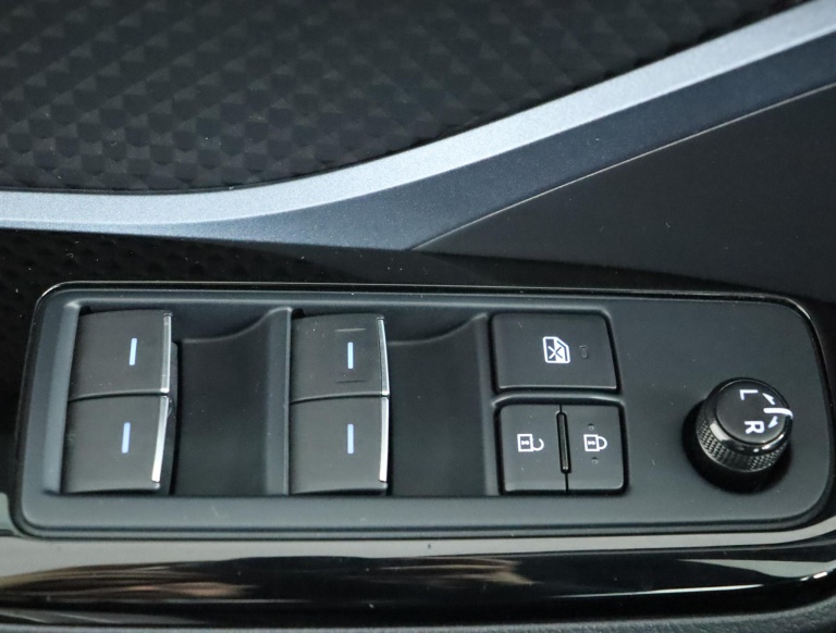 Toyota C-HR - 1.8 Hybrid Dynamic 29