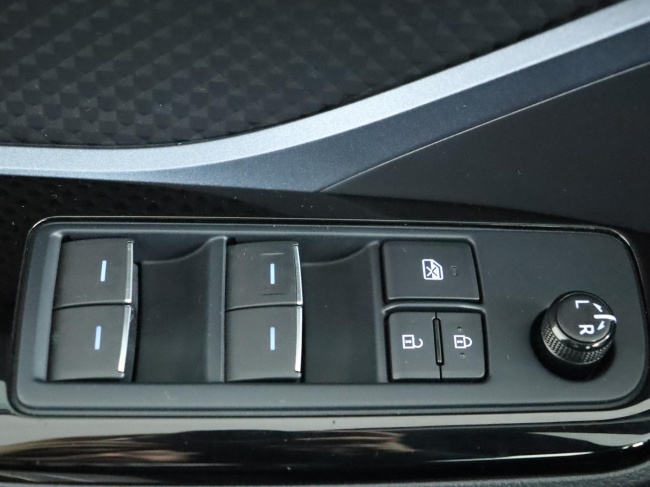 Toyota C-HR - 1.8 Hybrid Dynamic