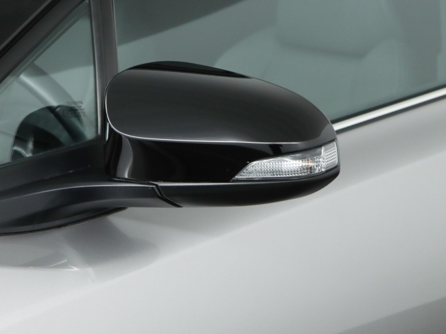 Toyota C-HR - 1.8 Hybrid Dynamic