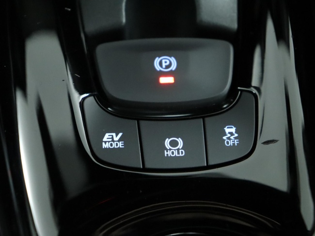 Toyota C-HR - 1.8 Hybrid Dynamic