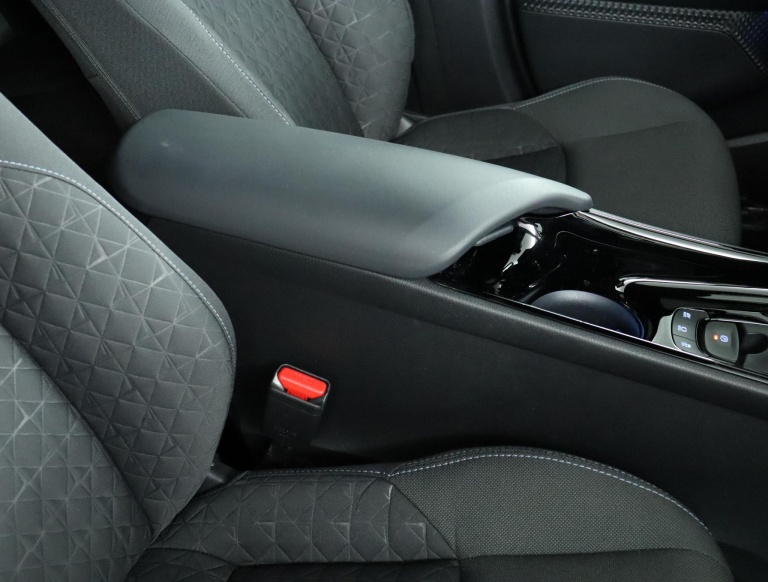 Toyota C-HR - 1.8 Hybrid Dynamic 64