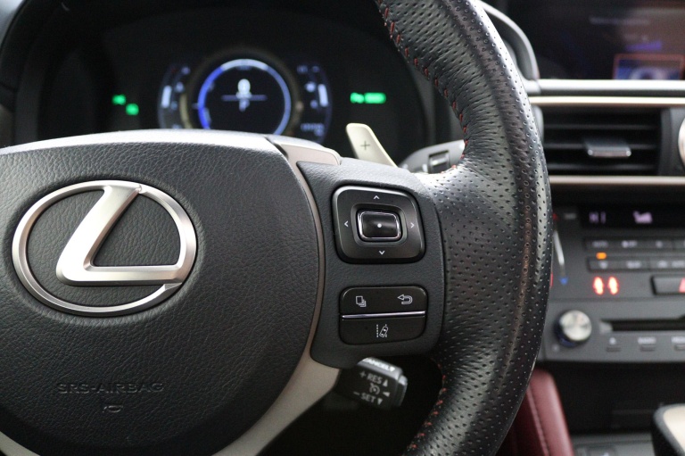 Lexus RC - 300h F Sport Line 21