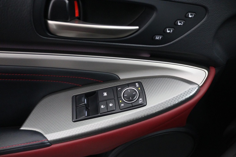 Lexus RC - 300h F Sport Line 26