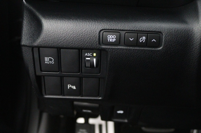 Lexus RC - 300h F Sport Line 27