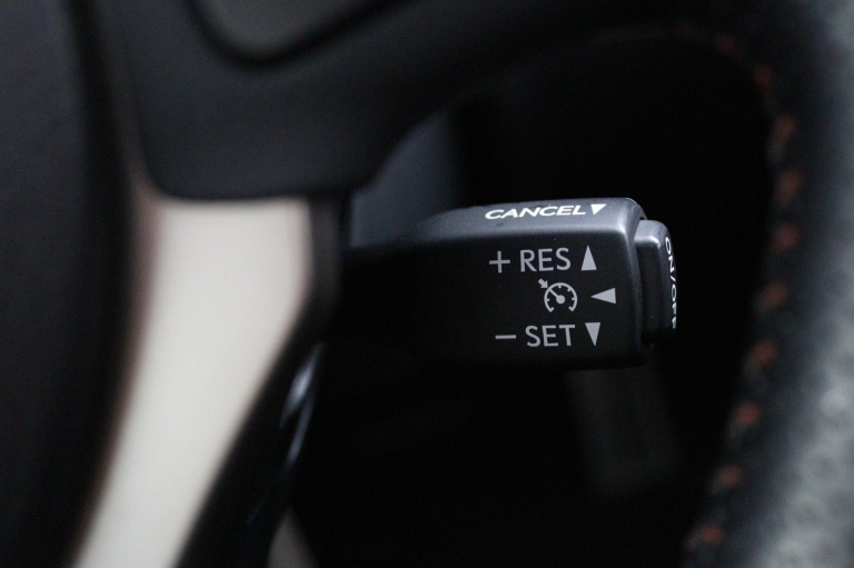 Lexus RC - 300h F Sport Line 38