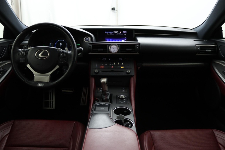 Lexus RC - 300h F Sport Line 4