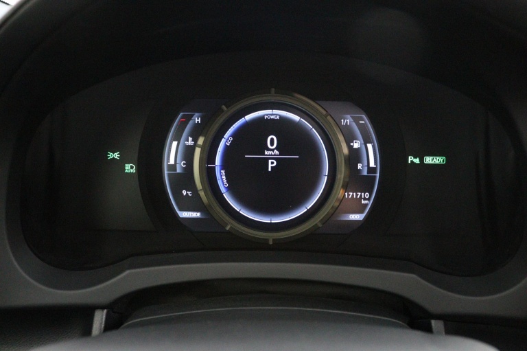 Lexus RC - 300h F Sport Line 6