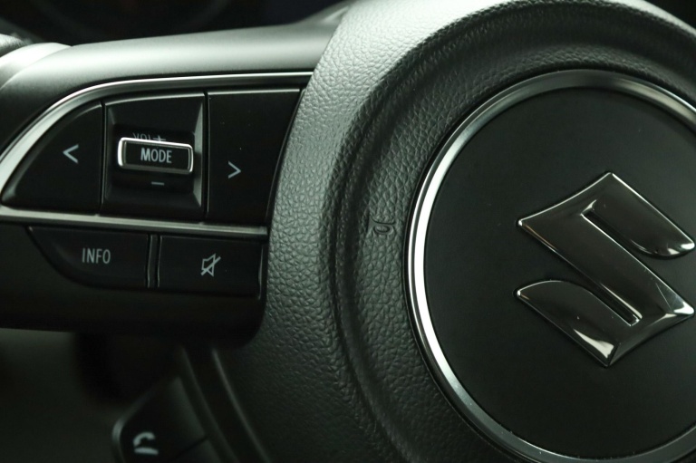 Suzuki Swift - 1.2 Select Smart Hybrid 19