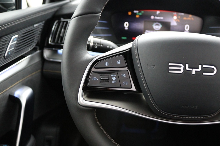 BYD TANG - Flagship 108.8 kWh 16