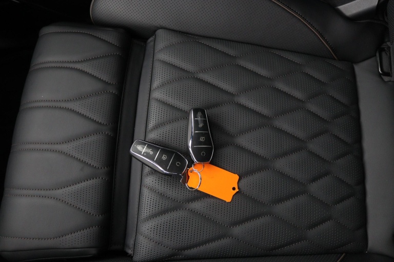 BYD TANG - Flagship 108.8 kWh 9