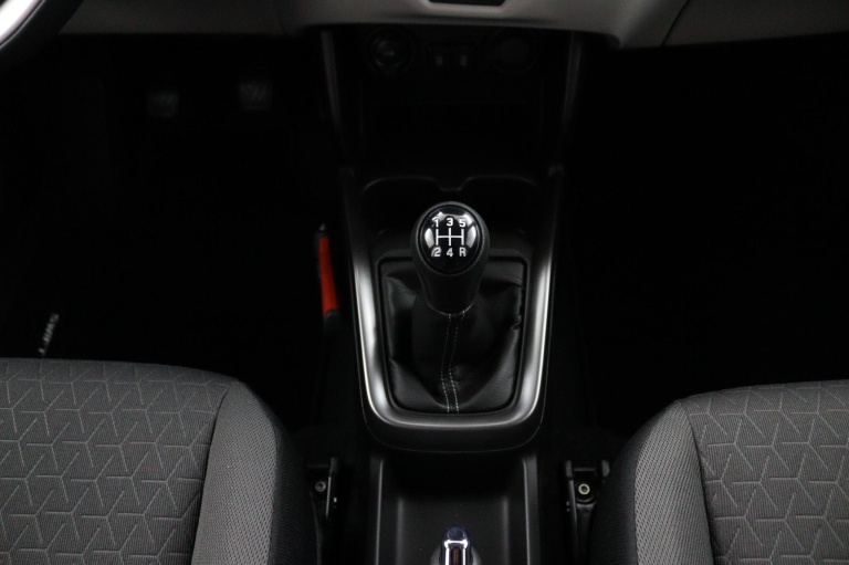 Suzuki Swift - 1.2 Style Smart Hybrid 27