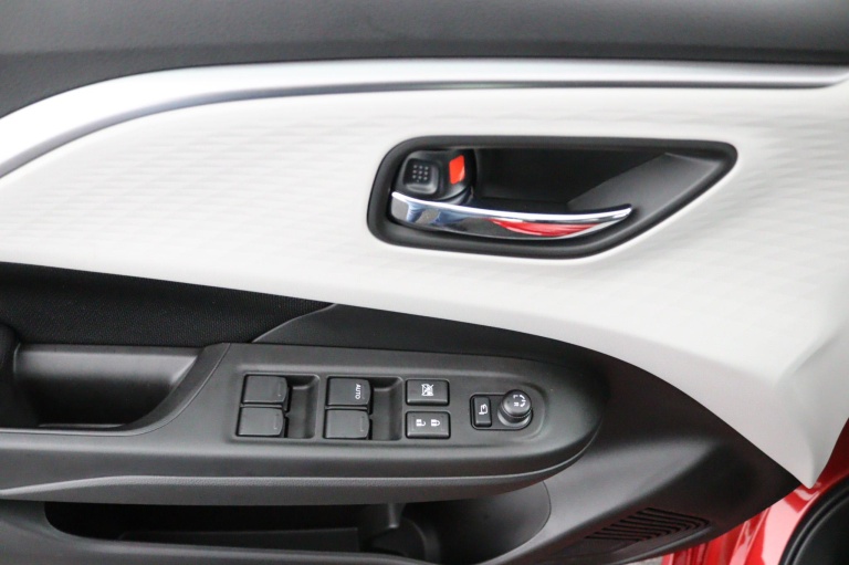 Suzuki Swift - 1.2 Style Smart Hybrid 28