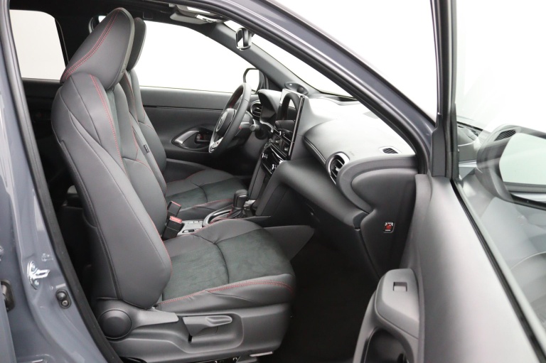 Toyota Yaris Cross - 1.5 Hybrid 130 GR Sport 10