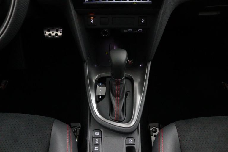 Toyota Yaris Cross - 1.5 Hybrid 130 GR Sport 25