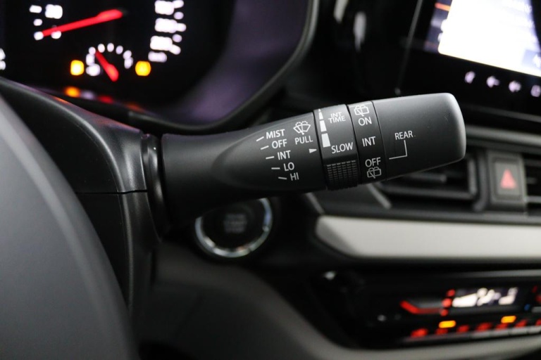 Suzuki Swift - 1.2 Comfort Smart Hybrid 24