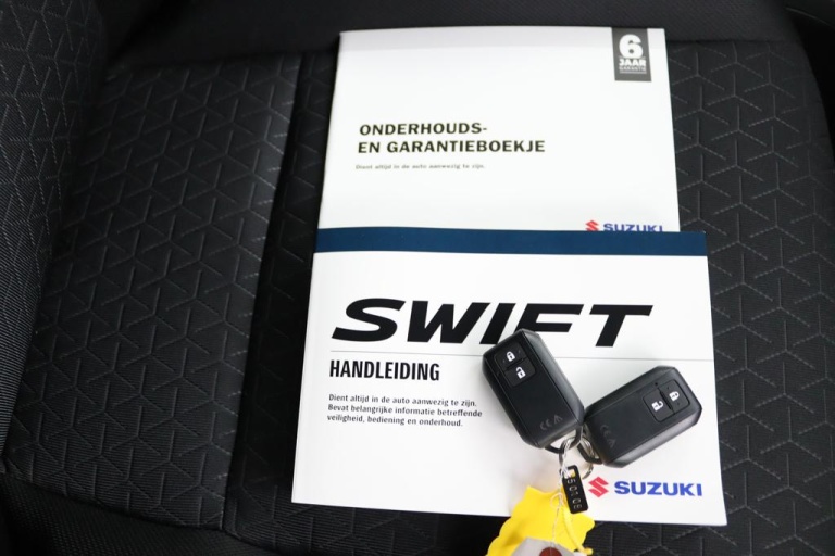 Suzuki Swift - 1.2 Comfort Smart Hybrid 25