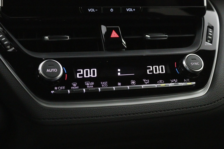 Toyota Corolla Cross - Hybrid 180 Dynamic 17