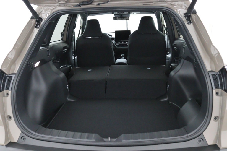 Toyota Corolla Cross - Hybrid 180 Dynamic 27