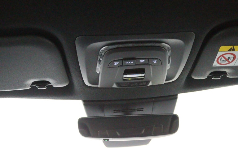 Toyota Corolla Cross - Hybrid 180 Dynamic 32