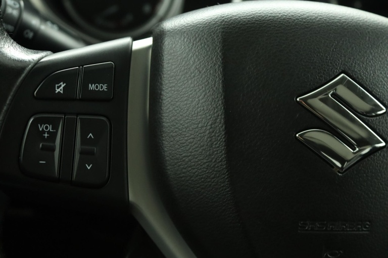 Suzuki Vitara - 1.6 High Executive 19