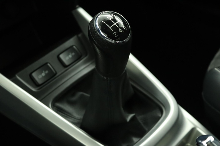 Suzuki Vitara - 1.6 High Executive 27